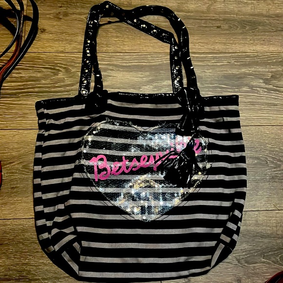 Betsey Johnson Bags Betsey Johnson Overnight Bag Poshmark